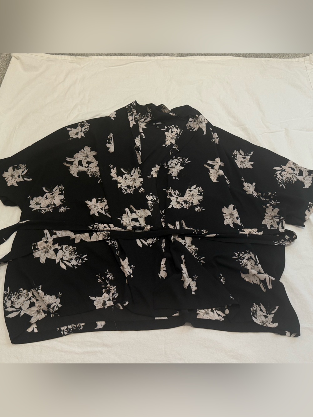 BB Dakota Black Floral Wrap Kimono Jacket 1X Belted Duster
